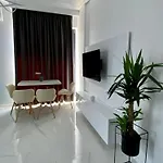 Studio503 By Allegio-mamaia's Seaside Luxury Near Finest Clubs & Beaches *
