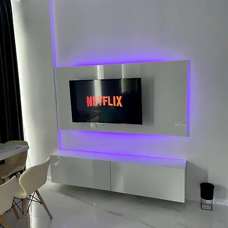 Studio503 By Allegio-mamaia's Seaside Luxury Near Finest Clubs & Beaches Mamaia