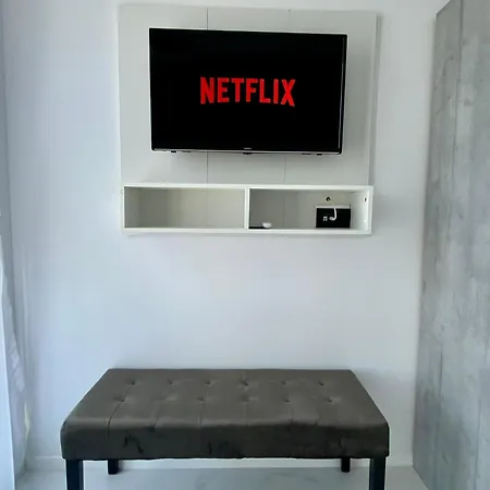 Studio503 By Allegio-mamaia's Seaside Luxury Near Finest Clubs & Beaches Lejlighed